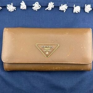 AUTHENTIC Prada Saffiano Lux Leather Logo Flap Continental Wallet. Color…